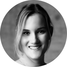 Portrait von Analena Aumüller, Product Manager, teleclinic